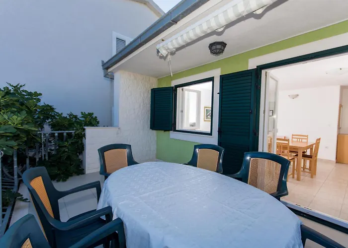 Apartments Marinana